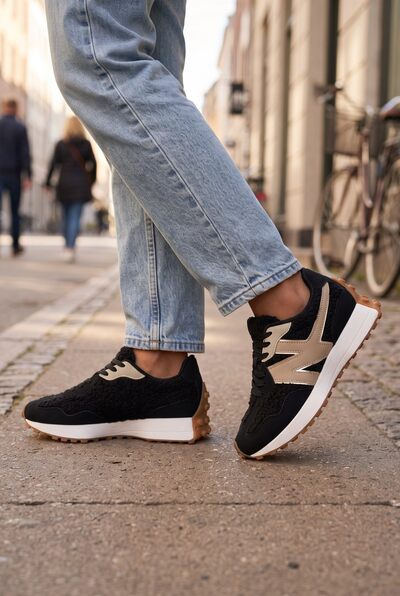 Großhändler BEAVITA SHOES - Damen-Sneaker mit geformter Sohle. Großhändler BEAVITA SHOES - Damen-Sneaker mit geformter Sohle.