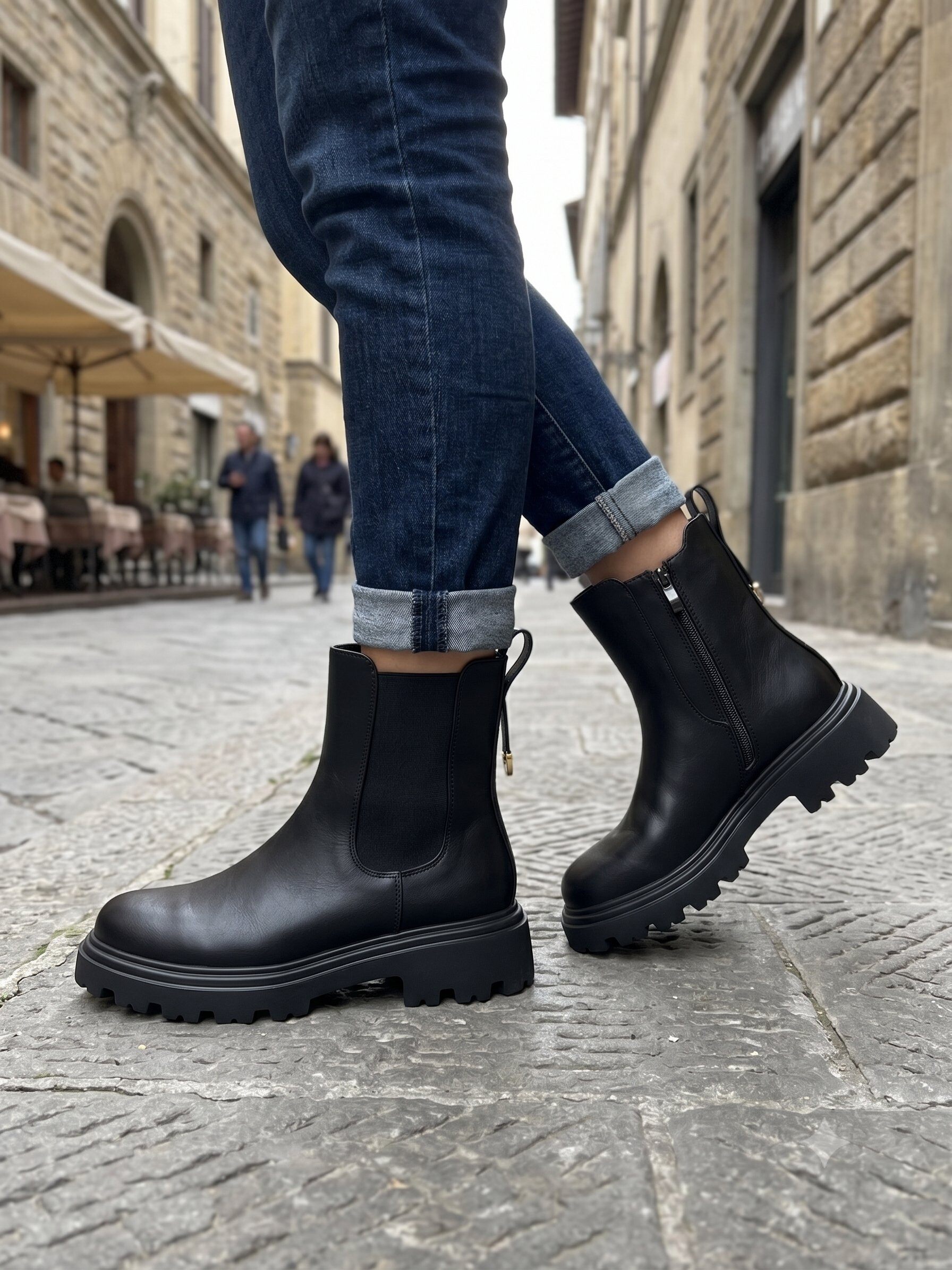 Wholesaler BEAVITA SHOES - Chelsea boots with reinforced sole and side zipper, a perfect blend of urban style and maximum comfort for everyday wear.