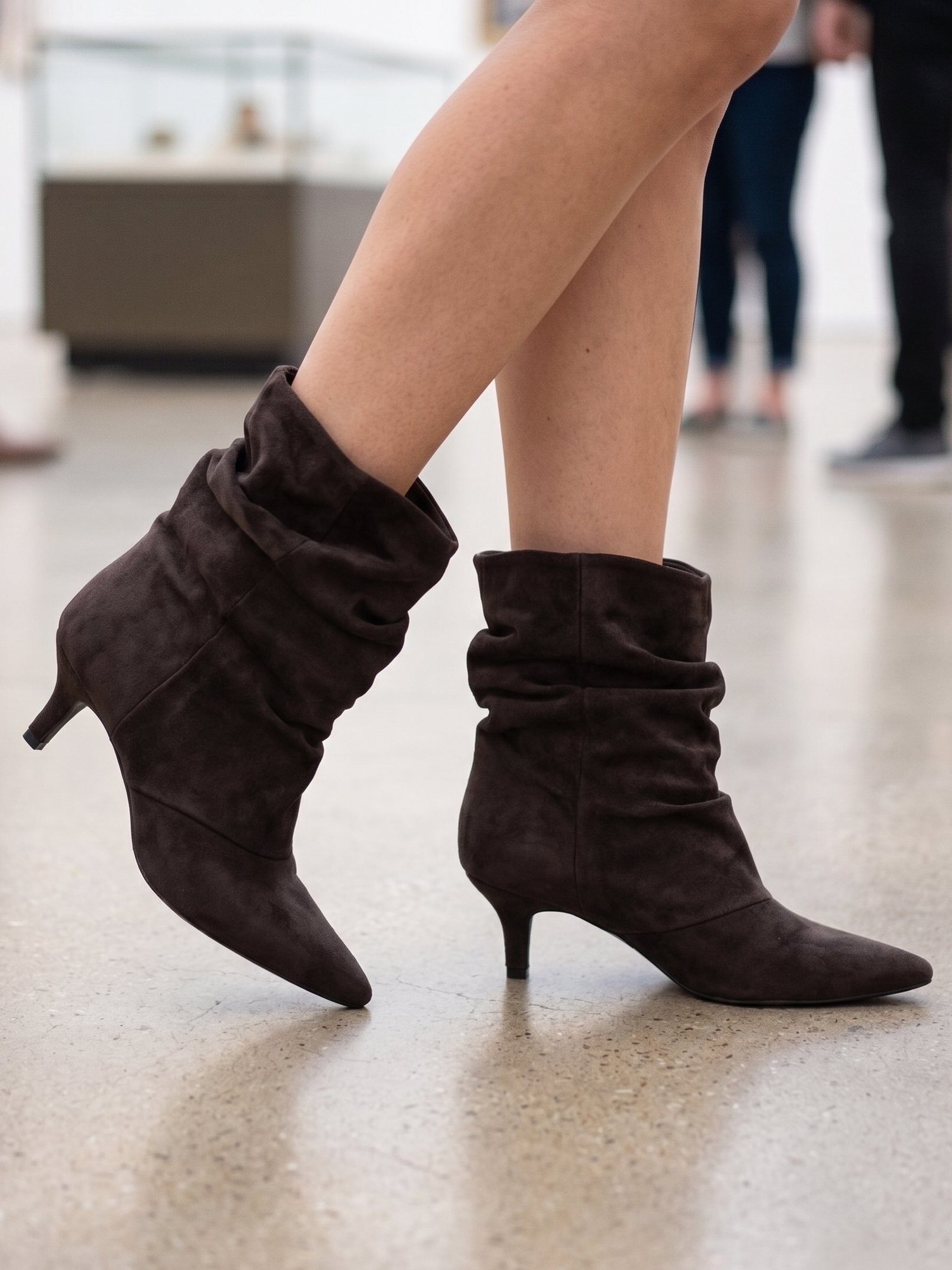 Wholesaler BEAVITA SHOES - Soft suede ankle boots with spool heel.