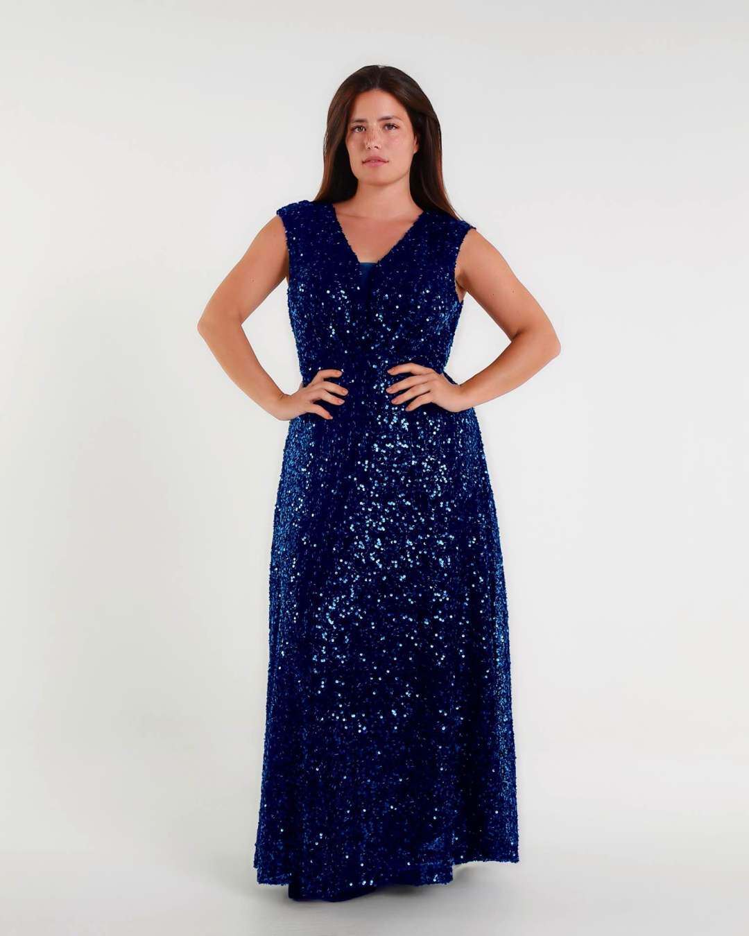 Wholesaler BEHOO - Curvy women's long dress with sequins and V-neck