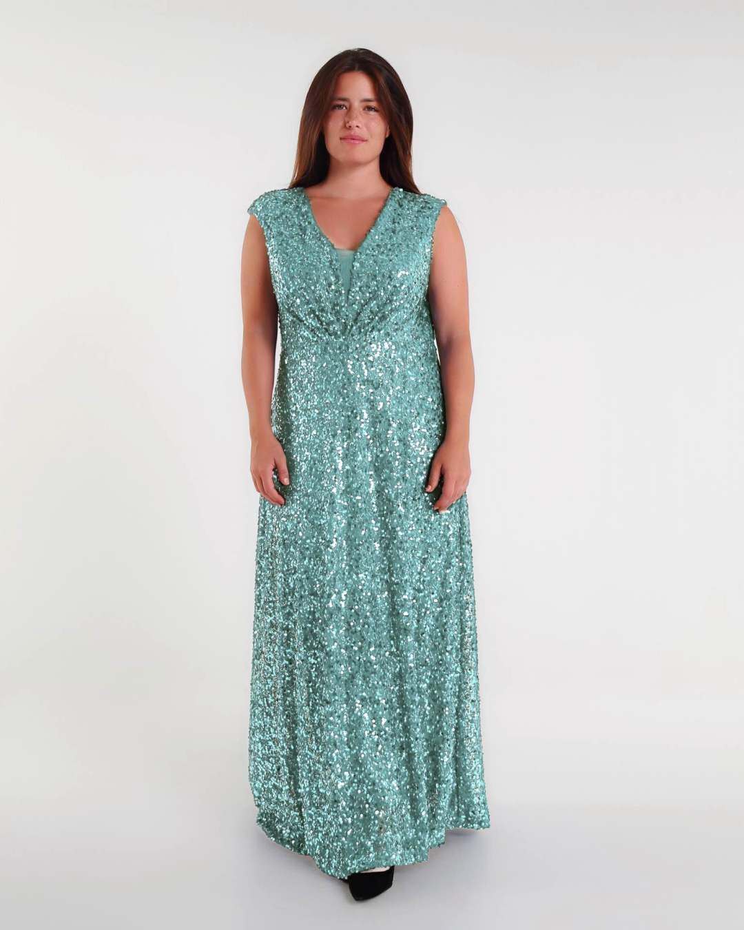 Wholesaler BEHOO - Curvy women's long dress with sequins and V-neck