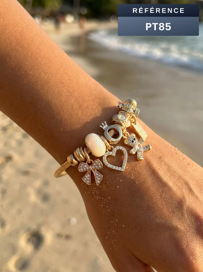Mayorista Beli & Jolie - Brazalete rígido con charms de metal Mayorista Beli & Jolie - Brazalete rígido con charms de metal