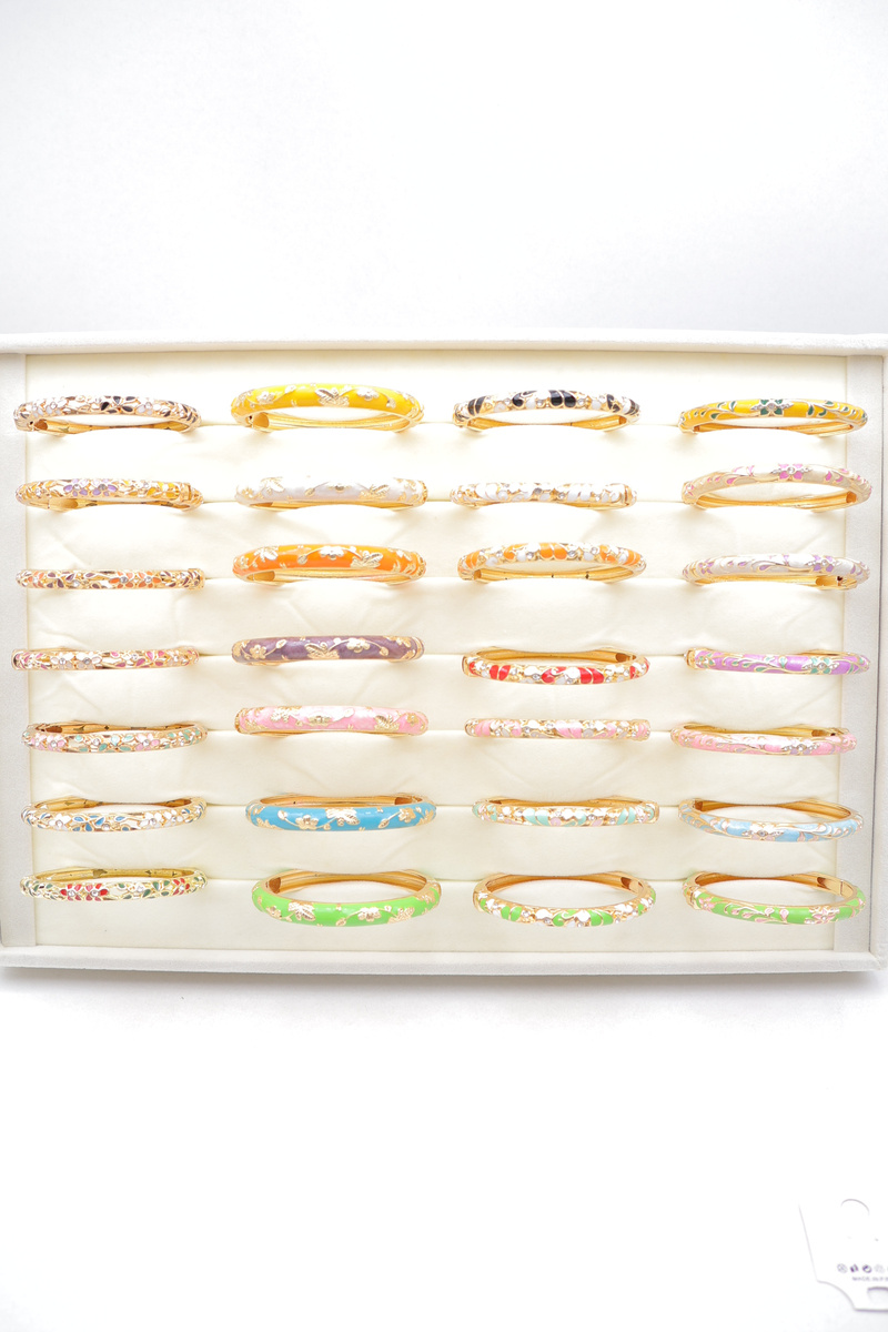 Grossiste Beli & Jolie - Lot de 28 bracelets en laitons avec présentoir