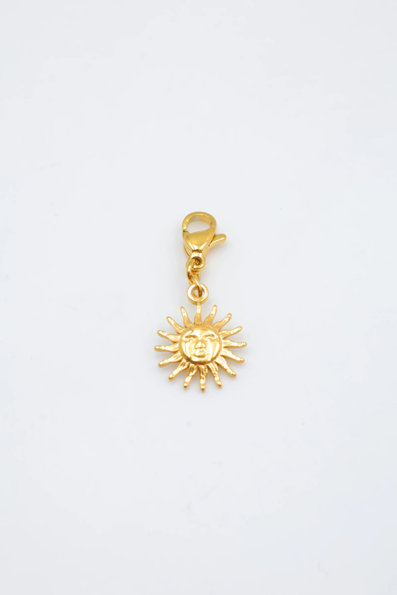 Grossiste Beli & Jolie - Pendentif soleil en acier inoxydable