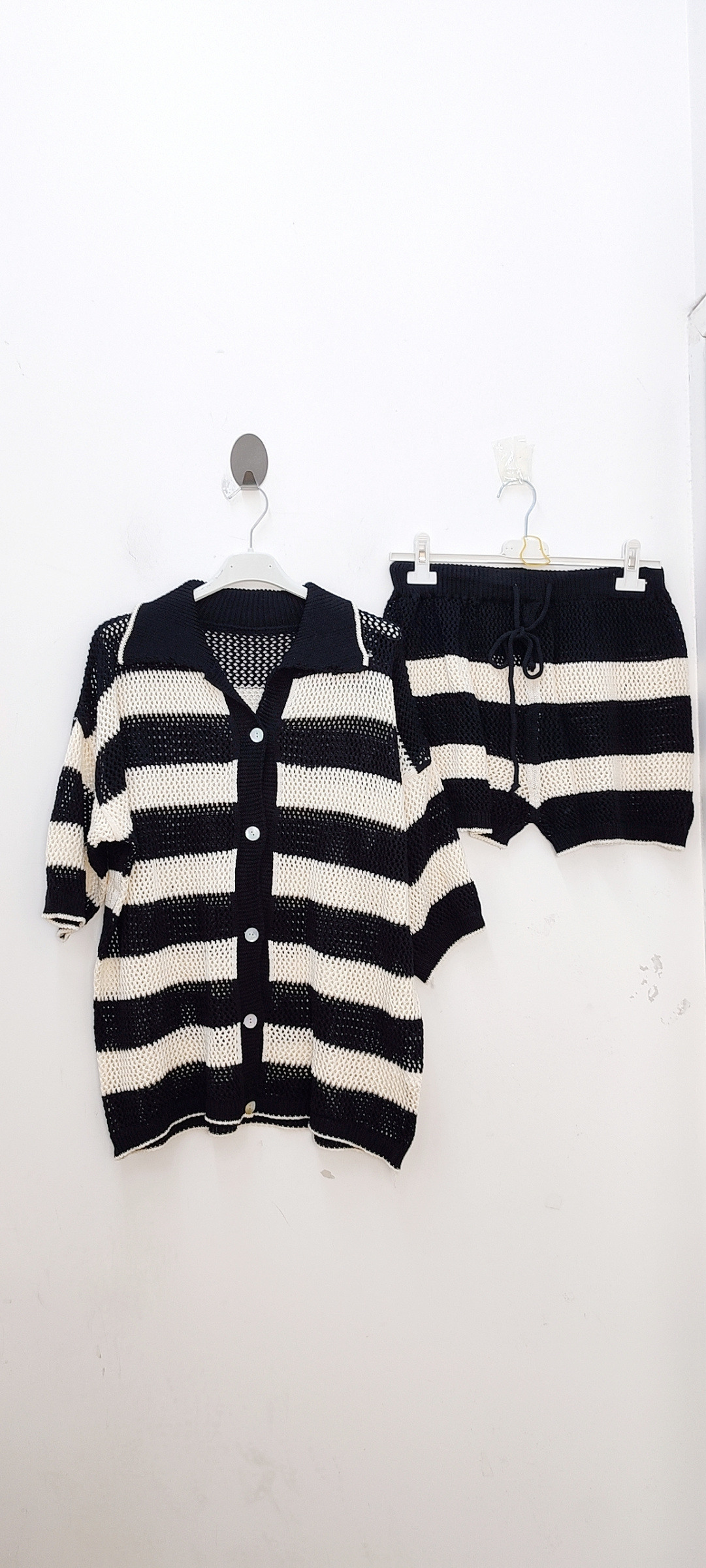 Großhändler Bellavie - HÄKELWESTE UND SHORTS SET