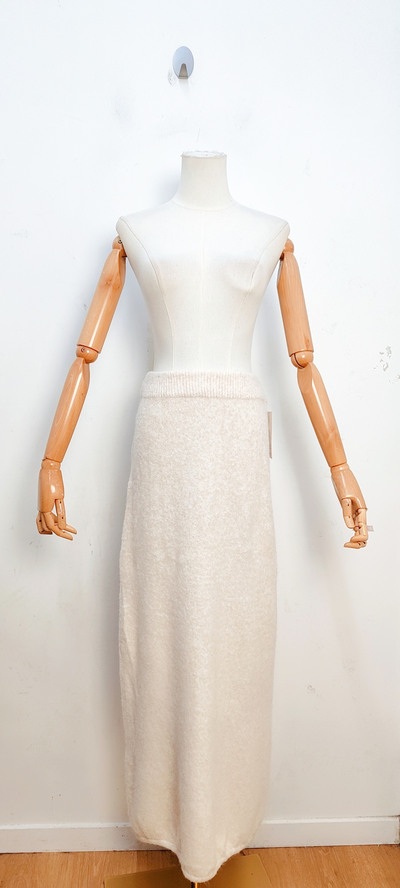 Grossiste Bellavie - JUPE LONGUE EN MAILLE Grossiste Bellavie - JUPE LONGUE EN MAILLE