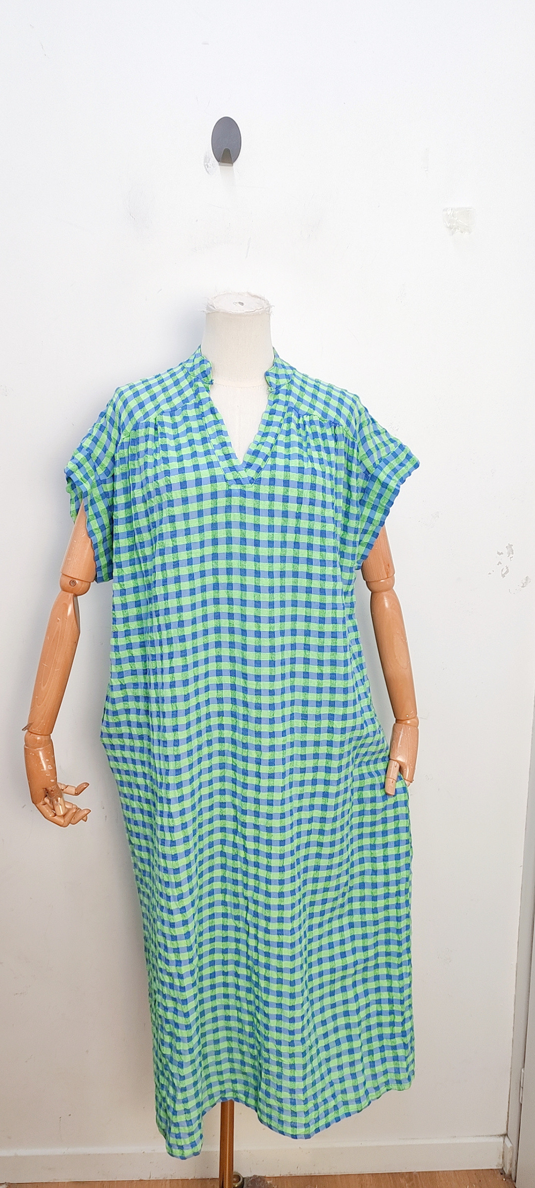 Mayorista Bellavie - VESTIDO DE CUADROS CON CUELLO EN V