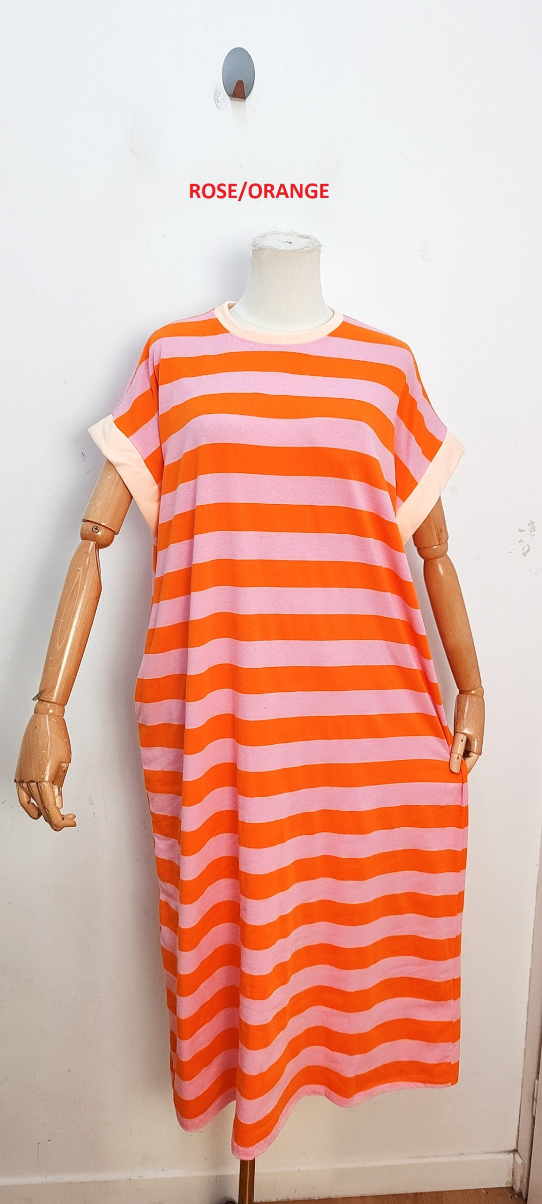 Großhändler Bellavie - GESTREIFTES T-SHIRT-KLEID