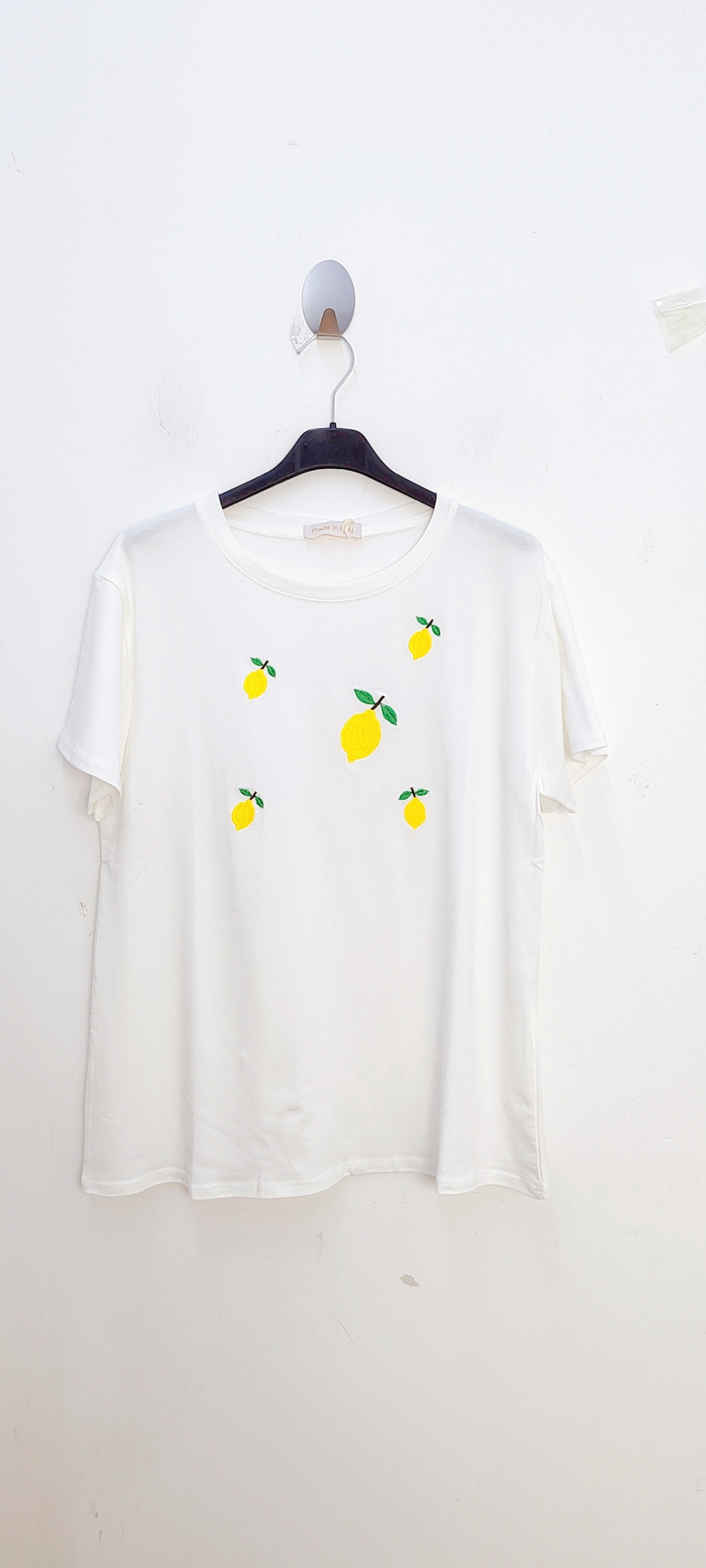 Großhändler Bellavie - BESTICKTES T-SHIRT