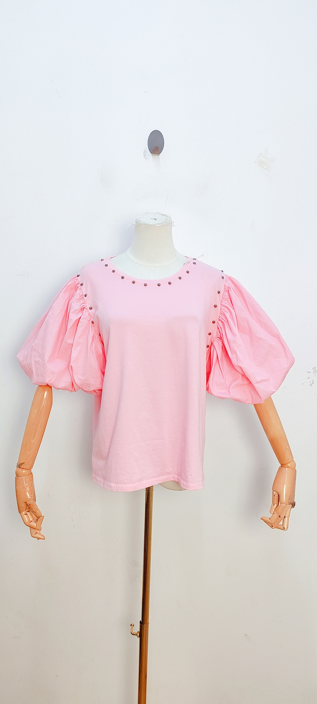 Mayorista Bellavie - TOP CON MANGAS ABULLONADAS