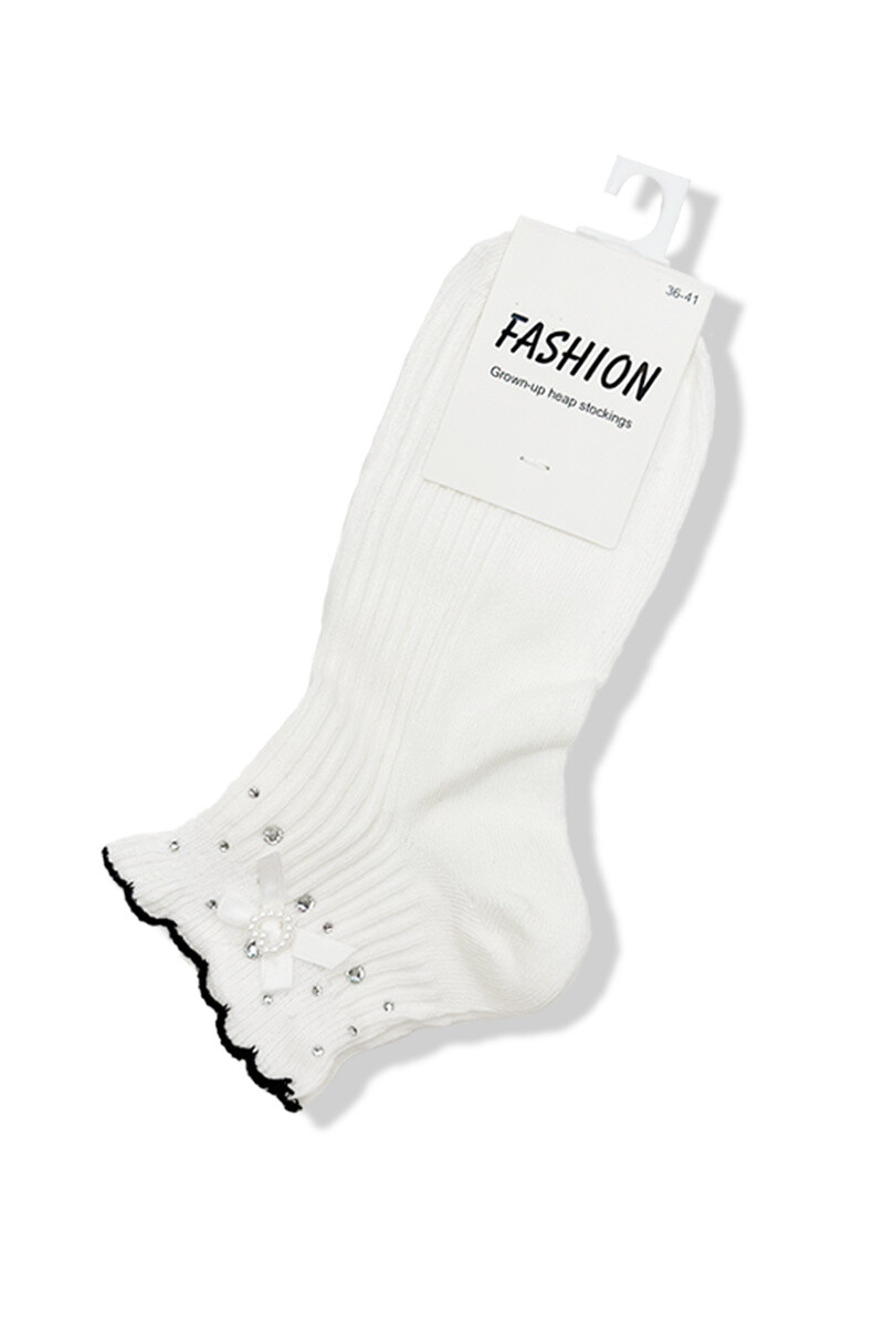 Grossiste BELLE COM'ELLE - Chaussettes à strass et nœud papillon