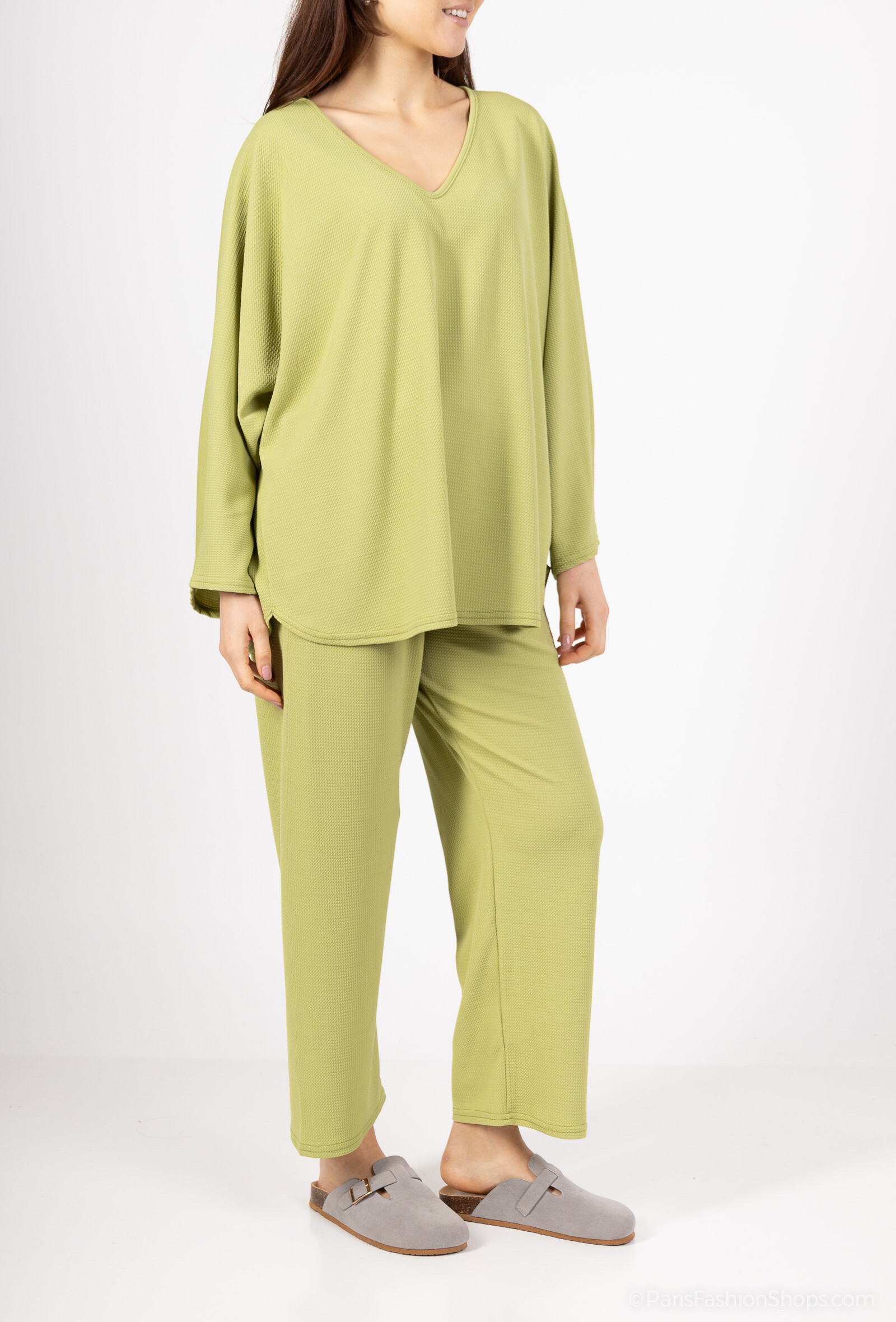 Wholesaler Belle Fa - Loose V-neck tunic with pants. 102