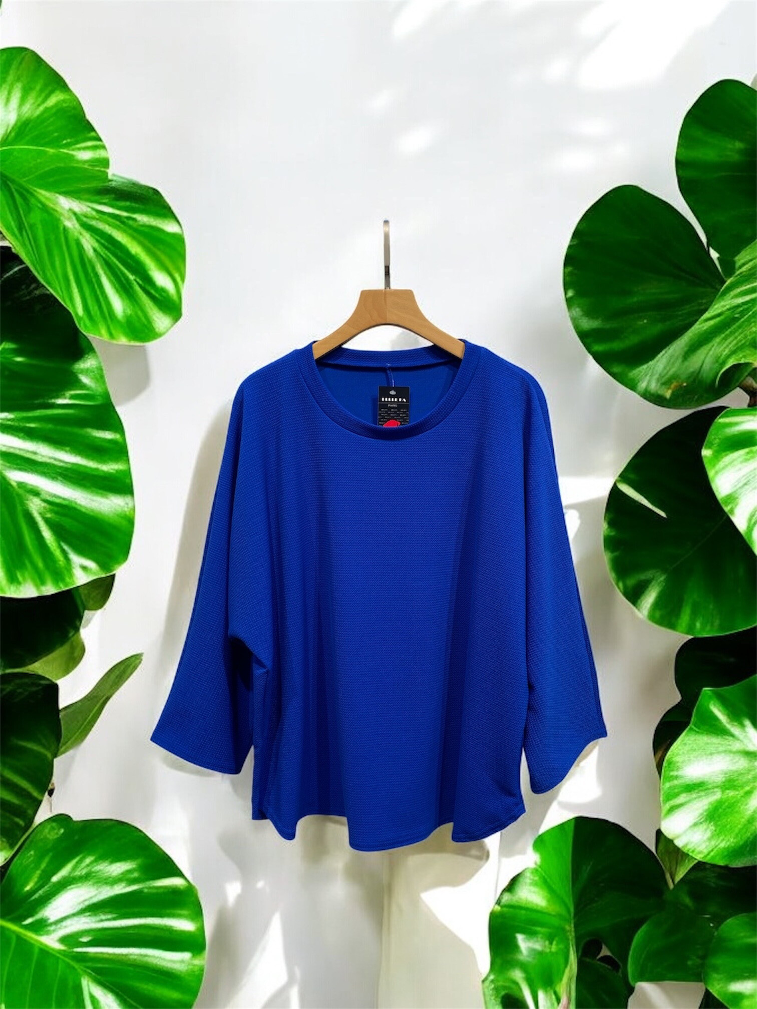Wholesaler Belle Fa - Elegant loose tunic with round neck. 111