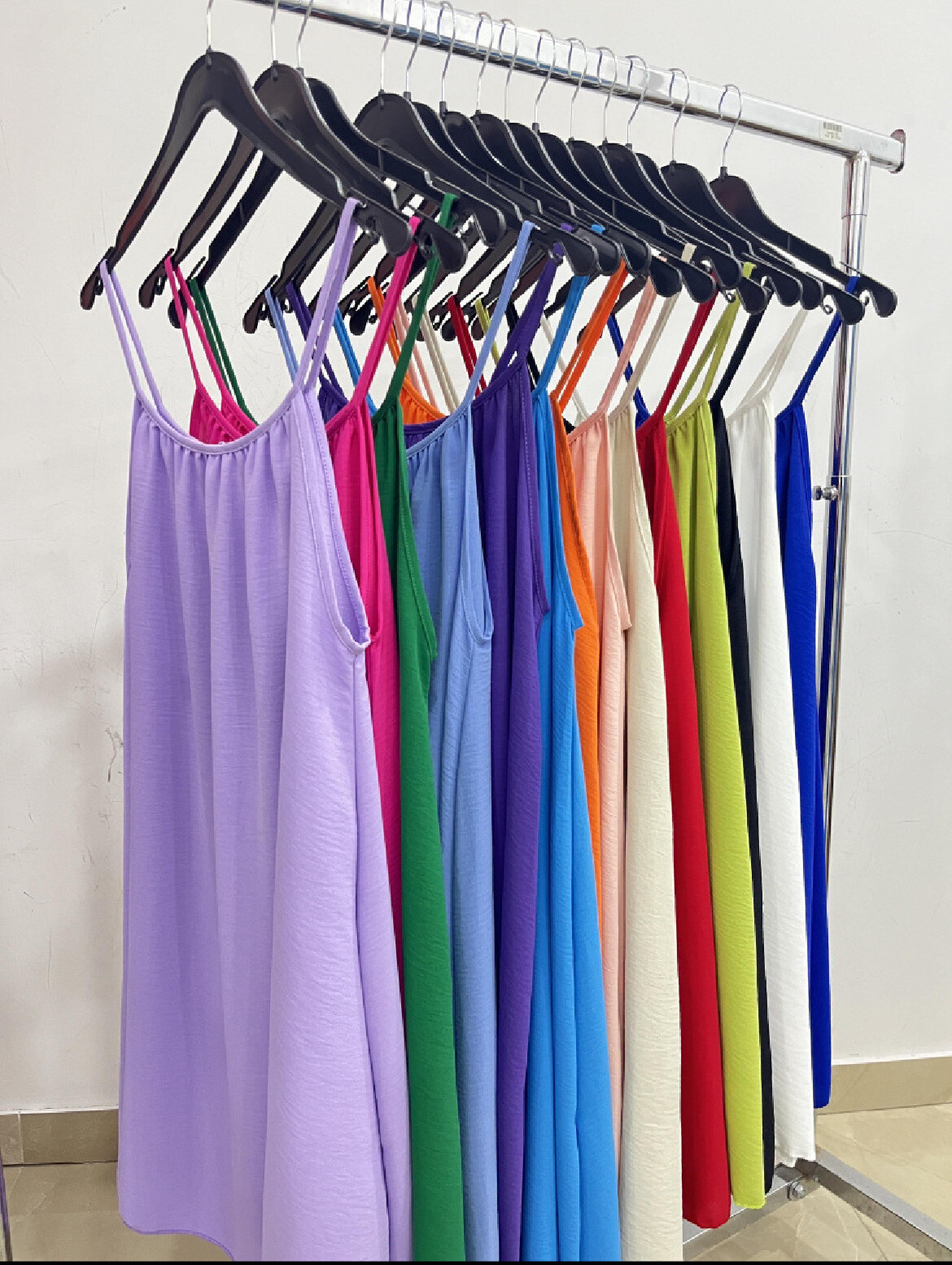 Großhändler Belle Fa - Schickes Kleid mit Trägern und Schleife, 902