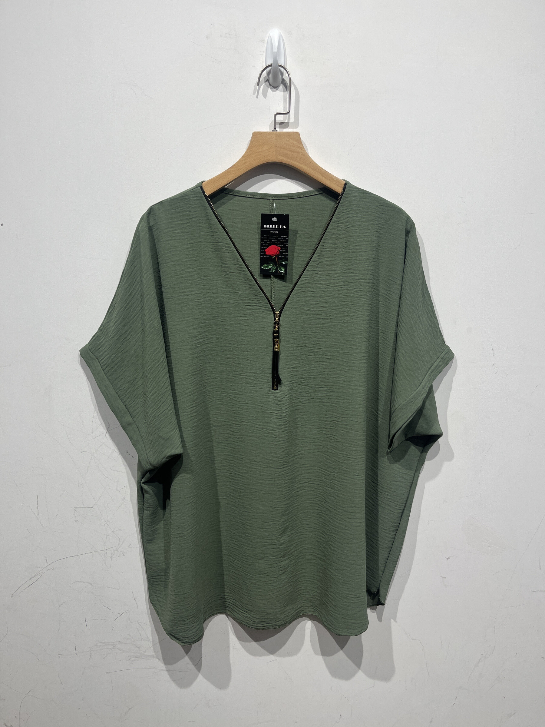 Wholesaler Belle Fa - Loose tunic with zipper closure.