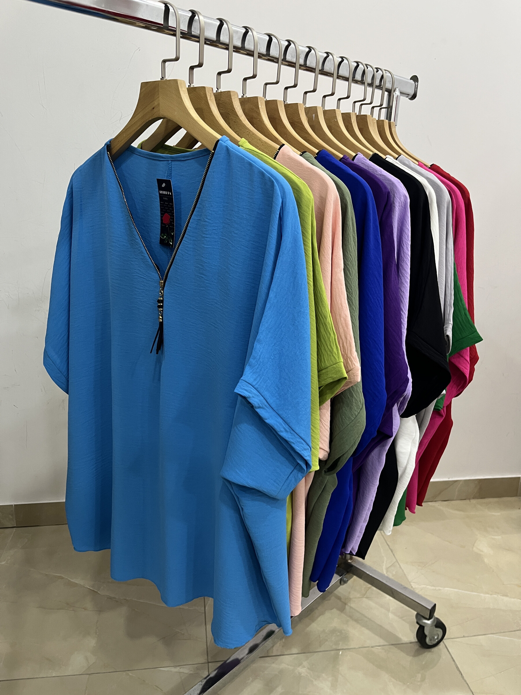 Wholesaler Belle Fa - Loose tunic with zipper closure.