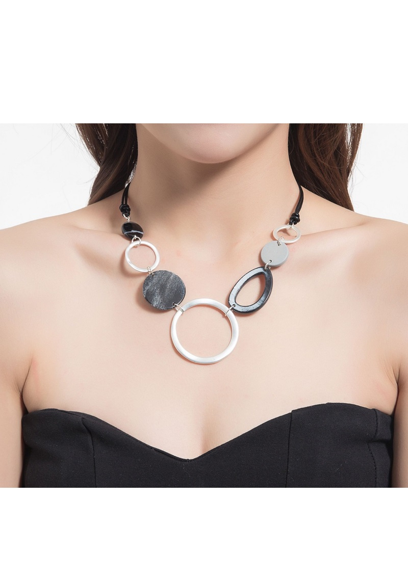 Collana di corda con elemento in resina - Nero - 2 - formato grande