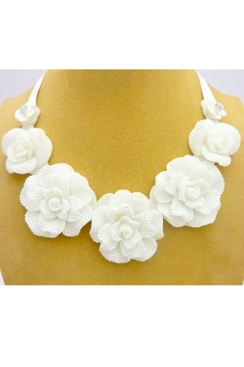 Wholesaler BELLE MISS - Shiny white resin flower necklace with fabric strap closure