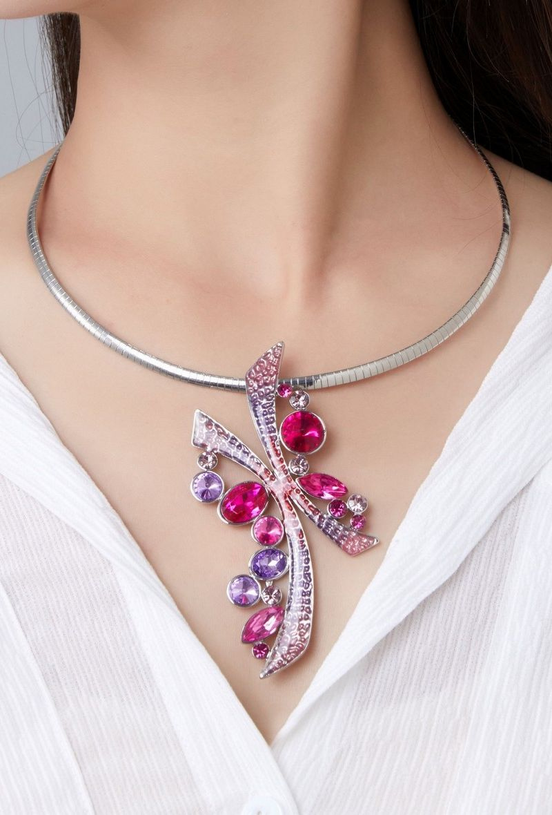 Grossiste BELLE MISS - collier semi-rigide émaillé avec strass