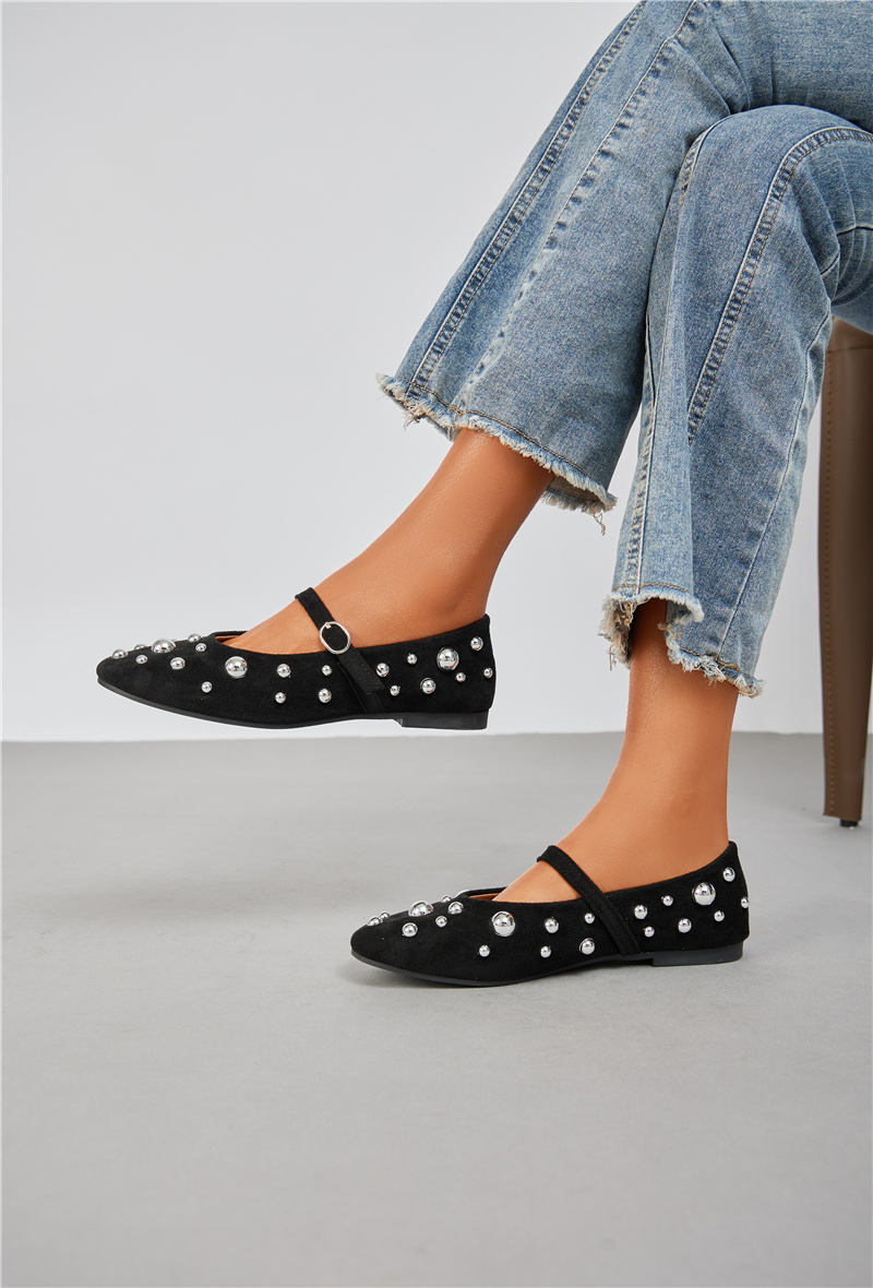 Großhändler Super Mode | Belle Women - Ballerinas aus Wildleder mit Riemen und silbernen Perlen