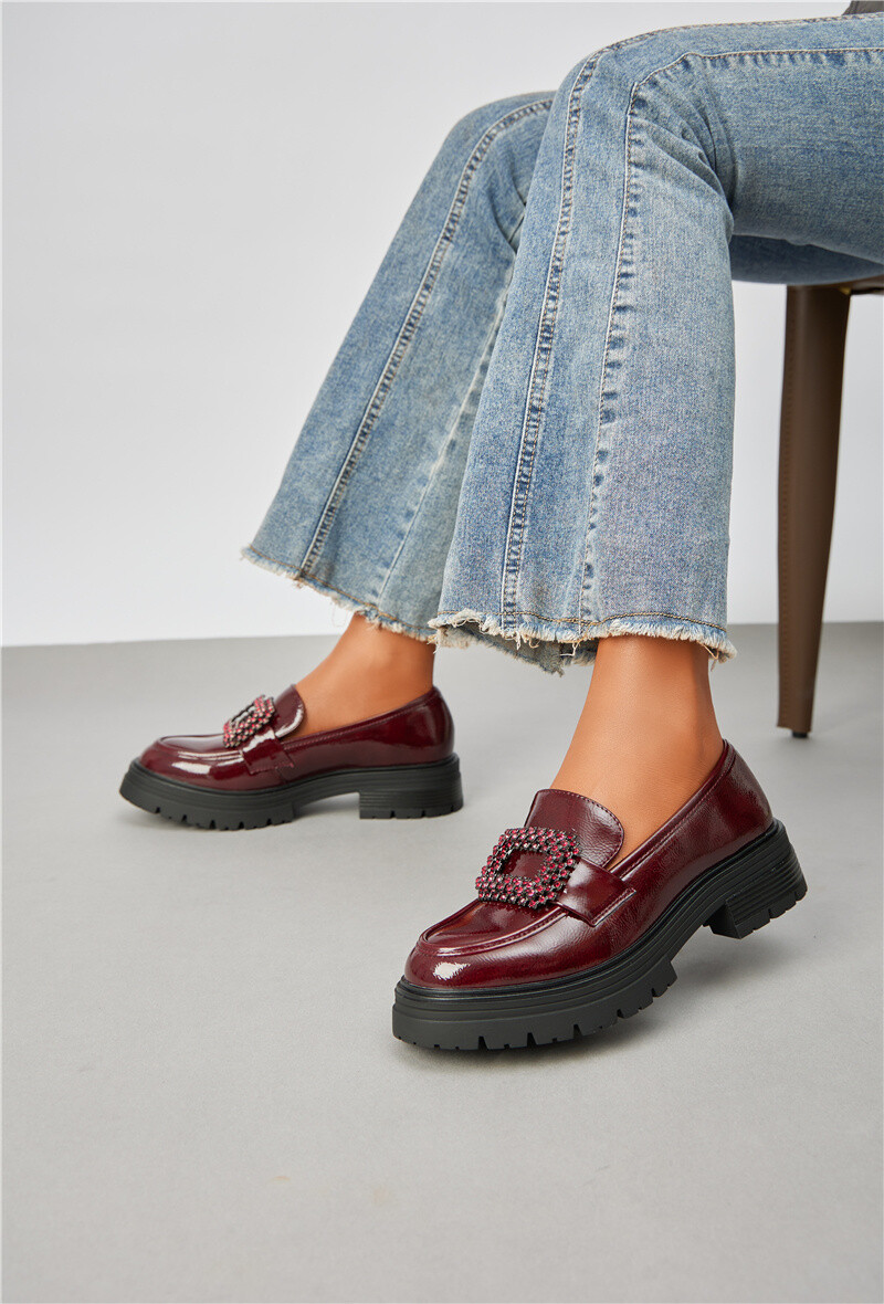 Großhändler Belle Women | Super Mode - Lackschuhe aus Lackleder mit dekorativer Schmuckschnalle