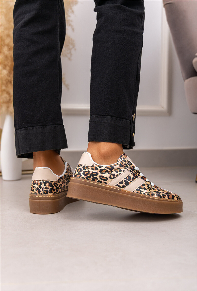 Großhändler Belle Women - Schnürsneaker mit Keilabsatz und zwei Streifen an der Seite