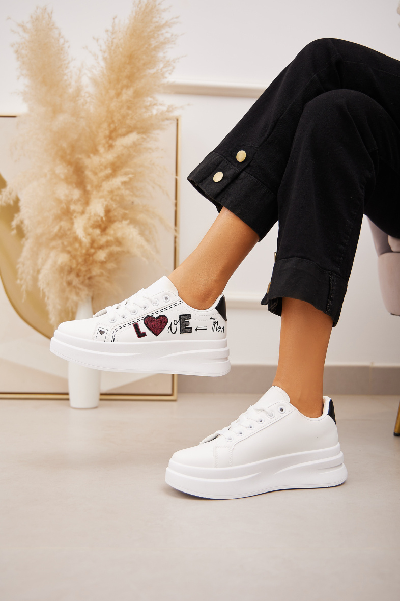Grossiste Belle Women | Super Mode - Baskets compensée à lacet  avec motif "LOVE"