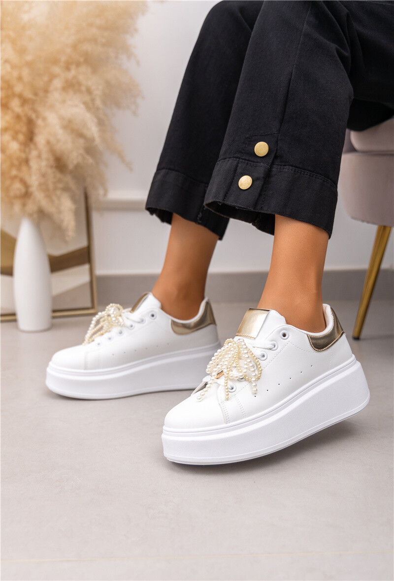 Großhändler Belle Women - Schnür-Sneaker mit Keilabsatz und dekorativem Schmuck