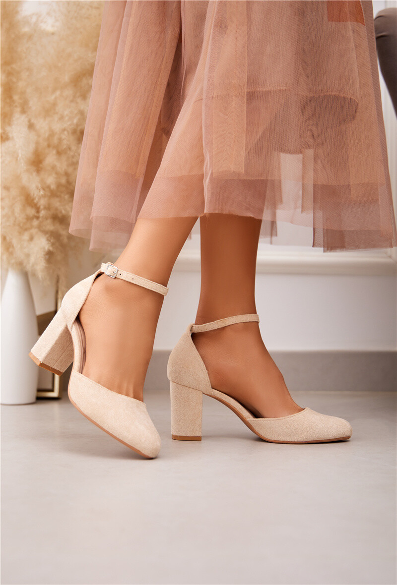 Wholesaler Belle Women - Round toe pumps with strap