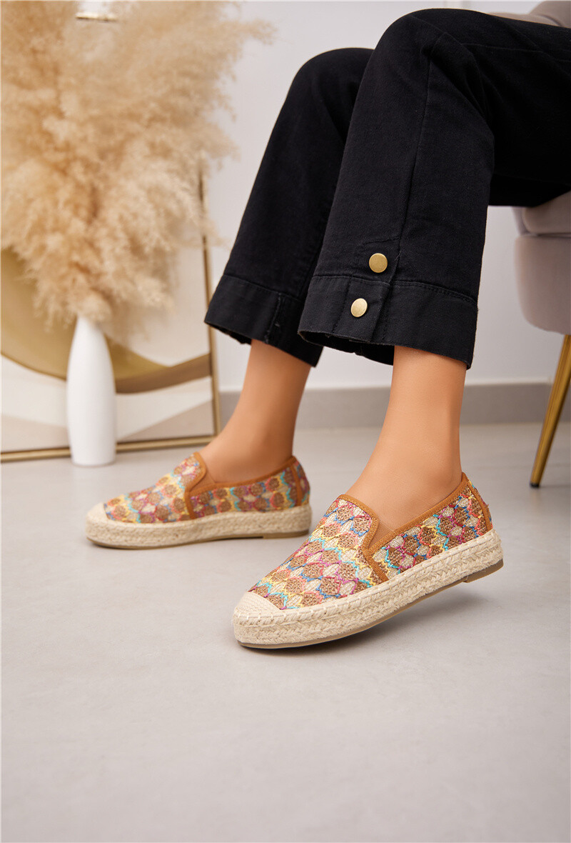 Grossiste Belle Women - Espadrilles à motif multicolore