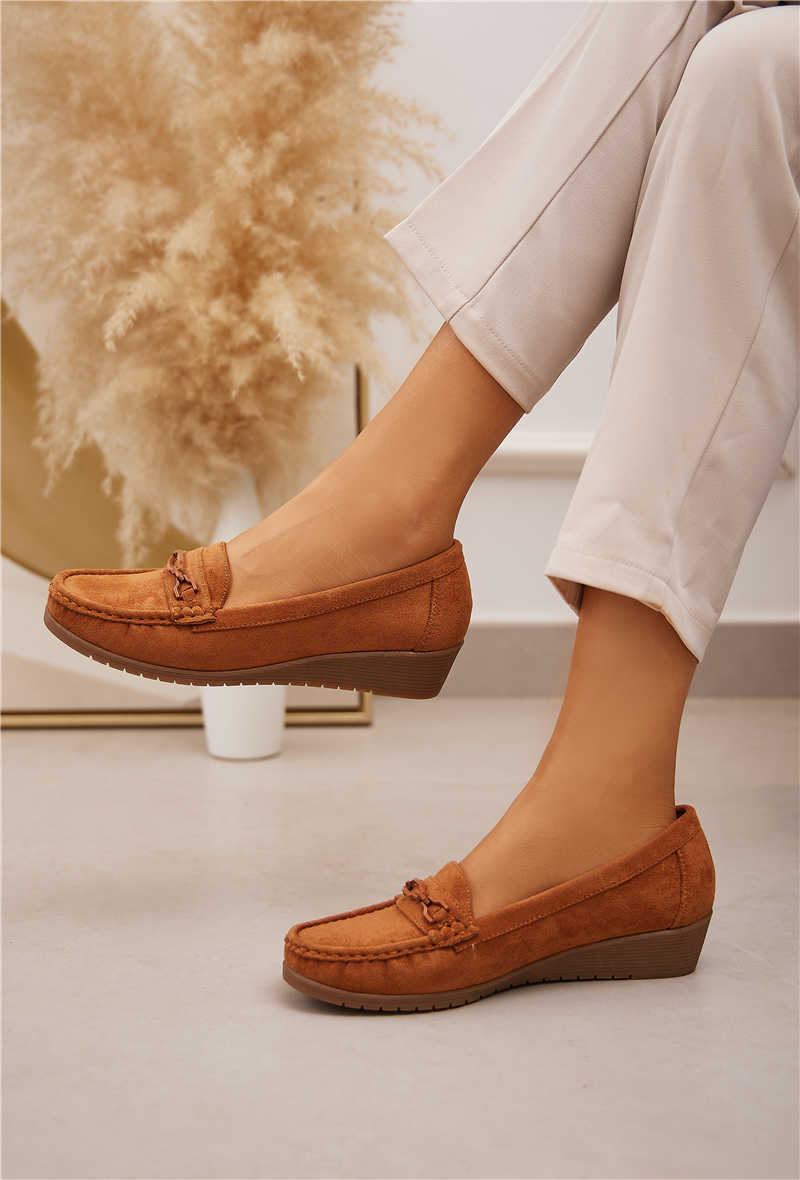 Wholesaler Belle Women - Comfort suede platform loafers with a buckle