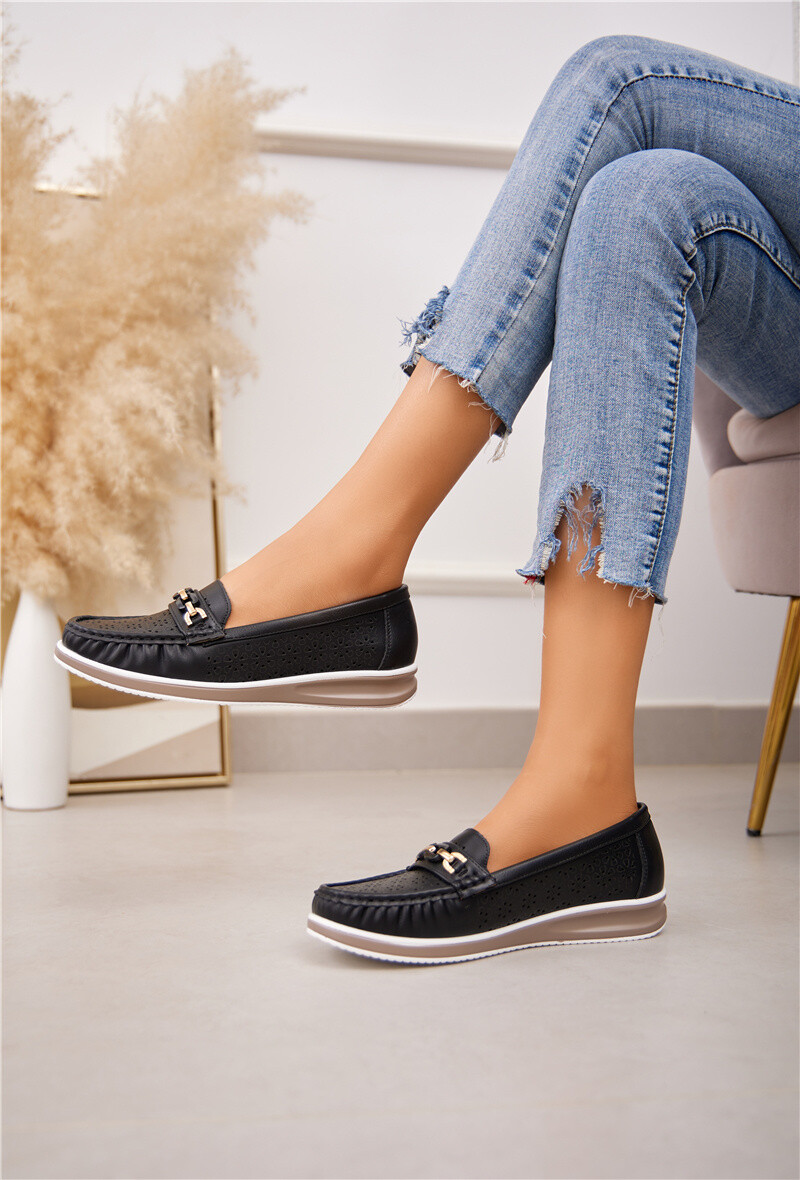 Mayorista Belle Women - Cómodos mocasines calados con hebilla; suela de cuero