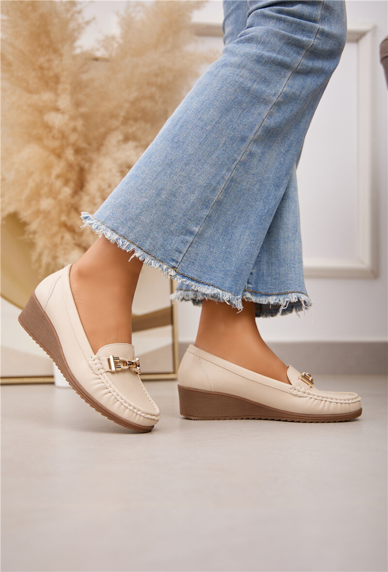 Wholesaler Belle Women - Comfort wedge moccasins with leather sole and buckle