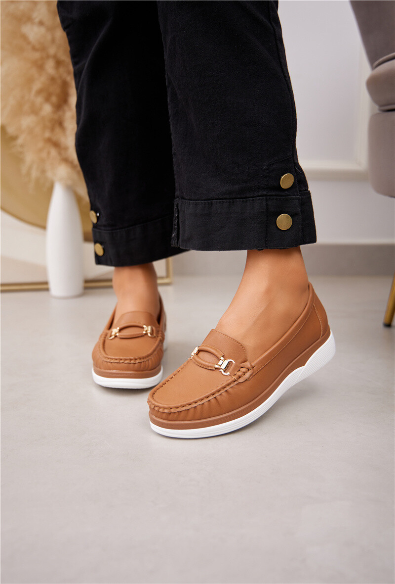Wholesaler Belle Women - Comfort moccasin with leather sole and buckle