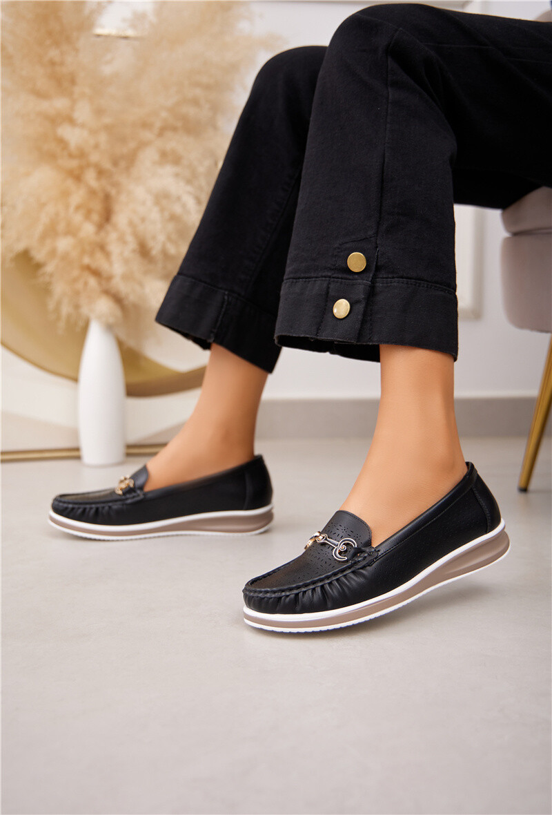 Wholesaler Belle Women - Openwork comfort moccasin with leather sole and buckle