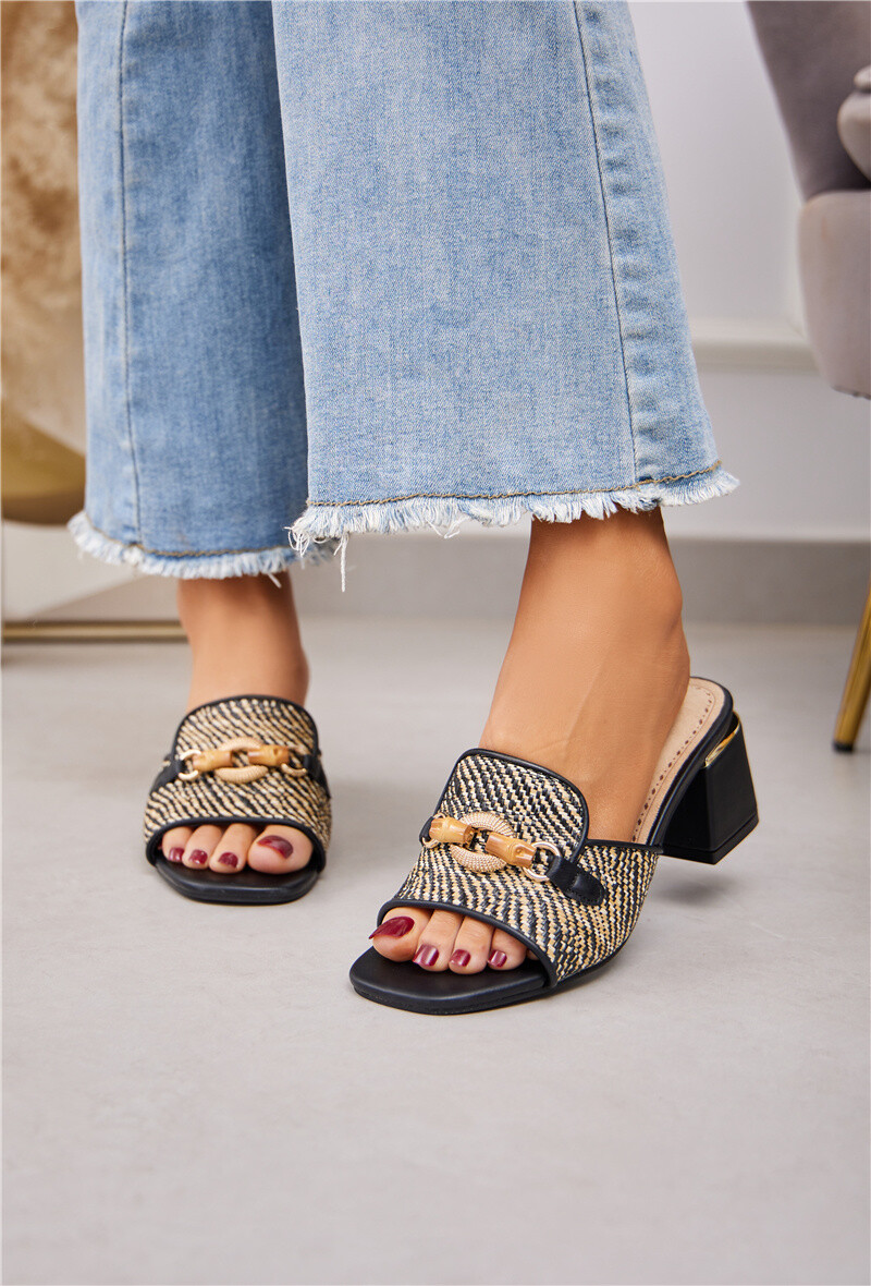 Grossiste Belle Women - Mules à talon avec bride tressée et chaîne décorative