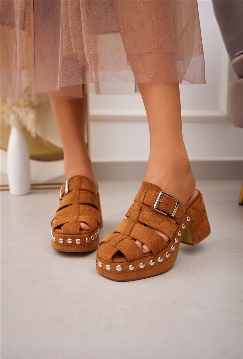 Grossiste Belle Women - Mules à talon avec boucle et clous