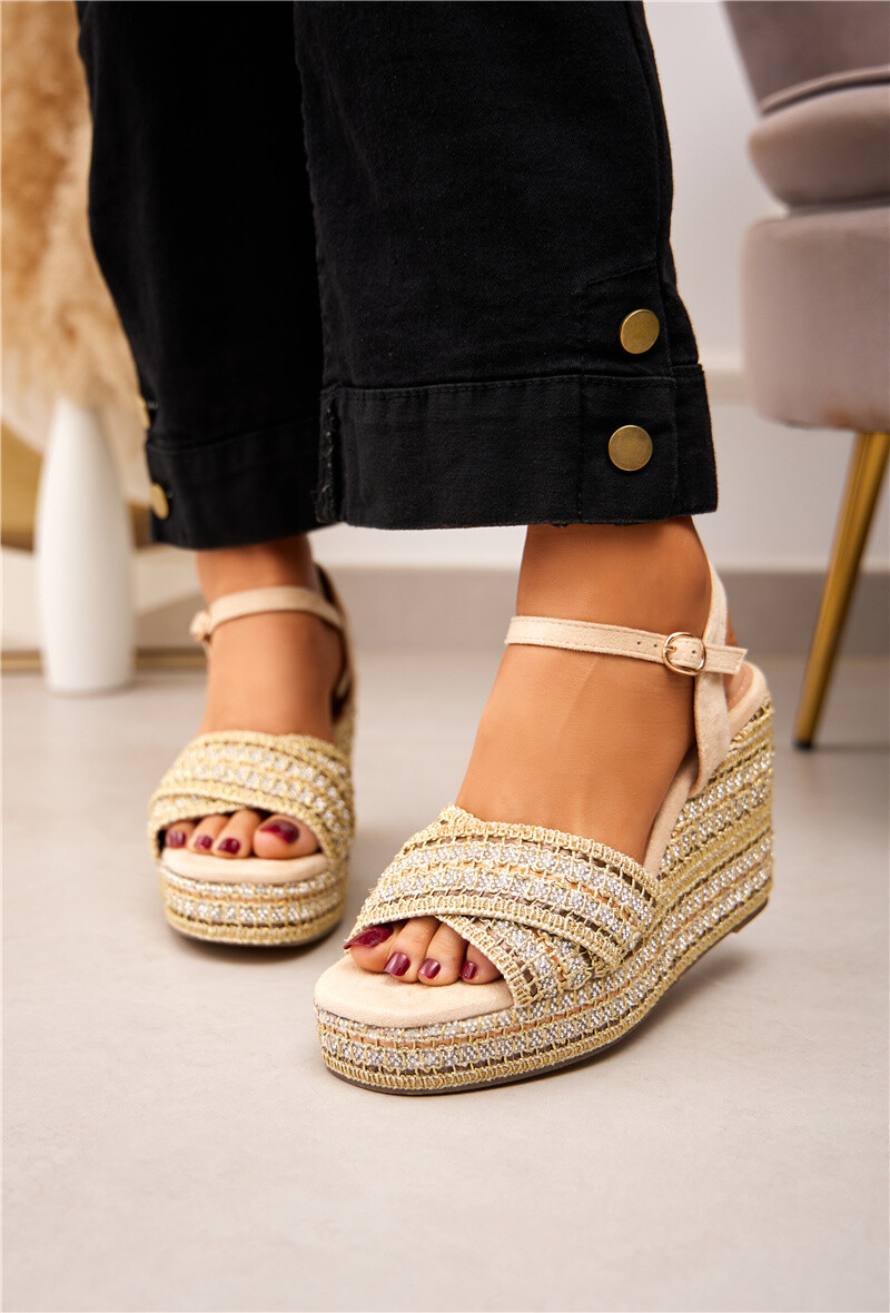 Grossiste Belle Women - Sandales compensées avec bride croisée effet tressé, ornées de strass