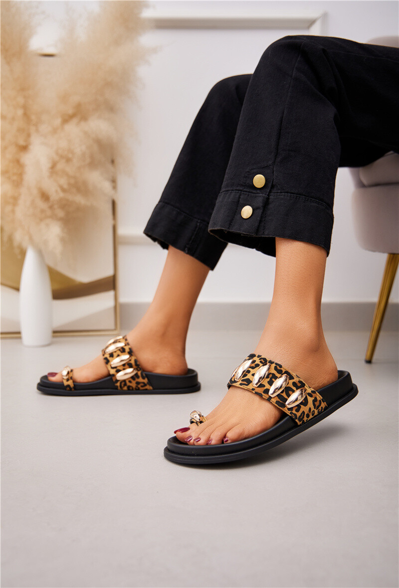 Großhändler Belle Women - Zehensteg mit Riemen und Goldschmuck