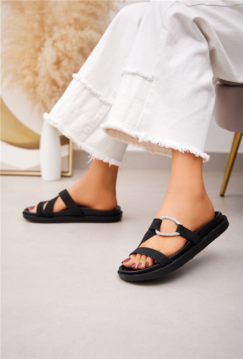 Großhändler Belle Women - Flip-Flops mit Riemen und Strassschnalle