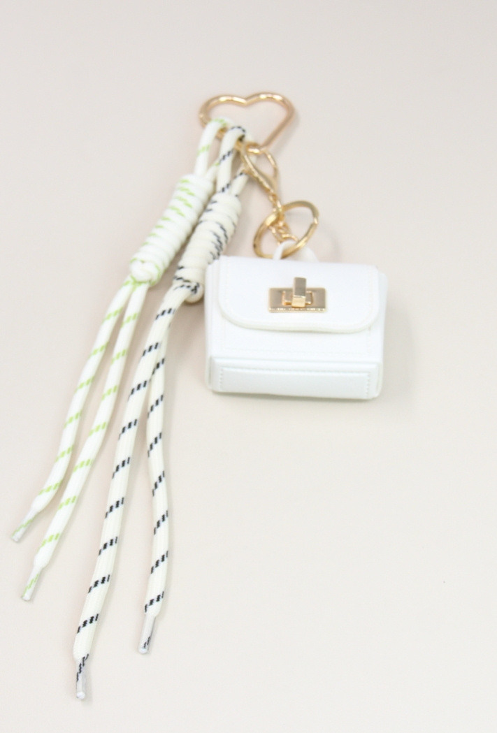 Grossiste Bellissima - Grigri de Sac & Porte-Clés Étui Écouteurs – Élégance et Praticité au Quotidien