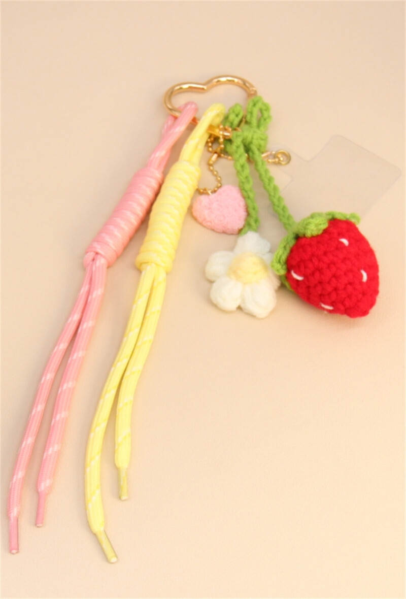 Grossiste Bellissima - Porte-clés, Bijoux de Sac & Bijoux de Portable Fraise & Fleur – Élégance Fruitée