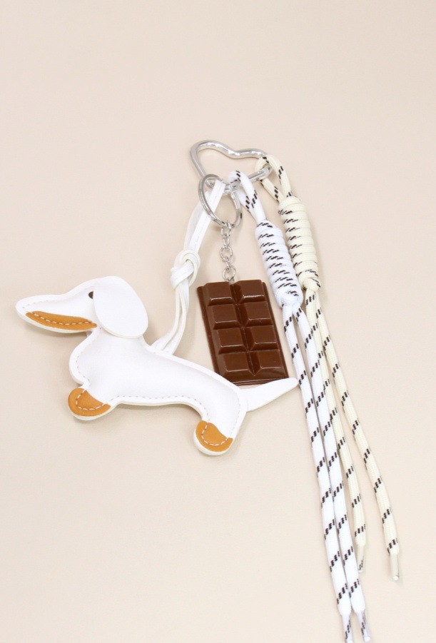 Grossiste Bellissima - Grigri de Sac & Porte-Clés Chien & Chocolat – Tendance et Gourmand !