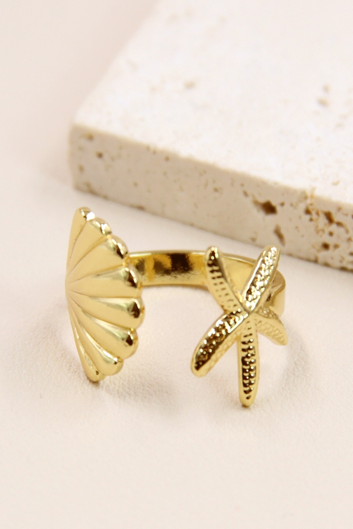 Wholesaler Bellissima - Adjustable Shell and Starfish Ring in Stainless Steel