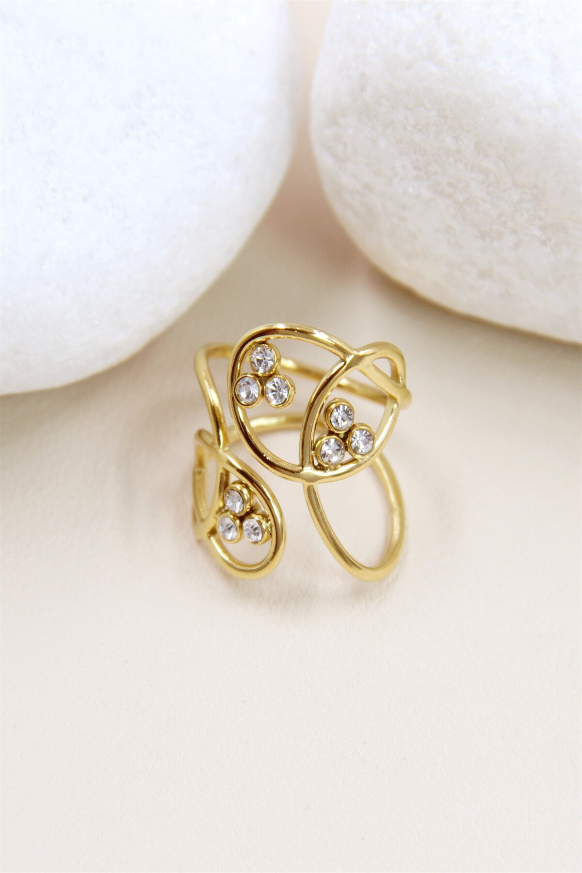Grossista Bellissima - Anello asimmetrico in acciaio inossidabile decorato con strass - un gioiello raffinato