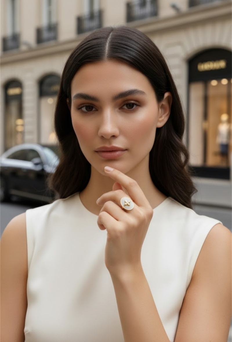 Grossiste Bellissima - Bague Ajustable Médaillon Nacre & Fleur en Acier Inoxydable Doré