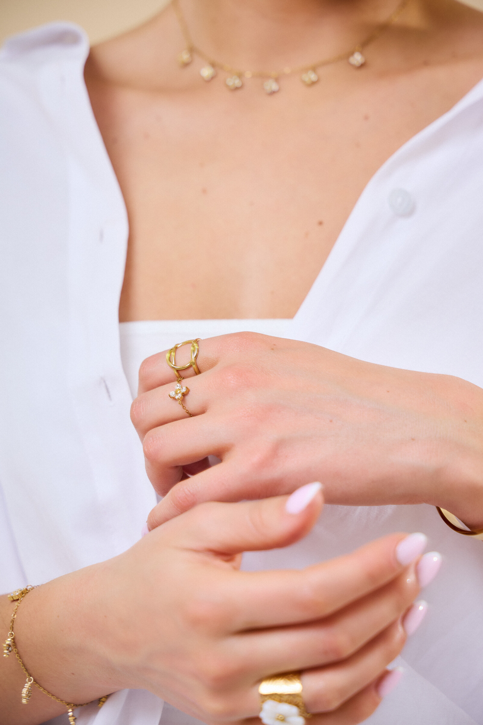 Grossiste Bellissima - Bague Fleur Coulissante Ajustable Ornée de Strass en Acier Inoxydable