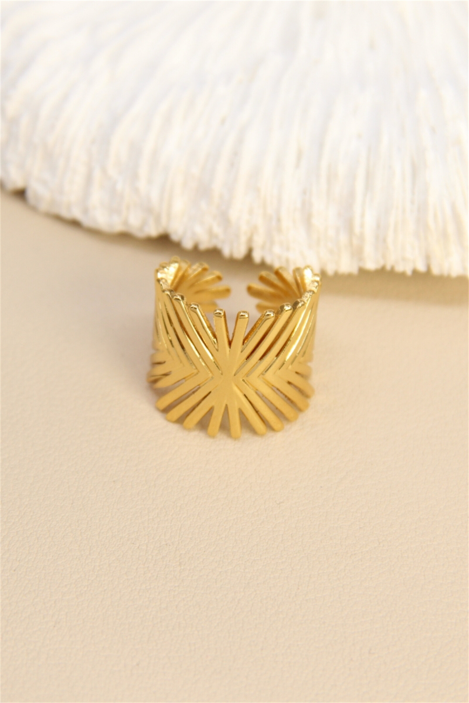 Grossista Bellissima - Anello dorato con motivo albero di palma - Design elegante e solare