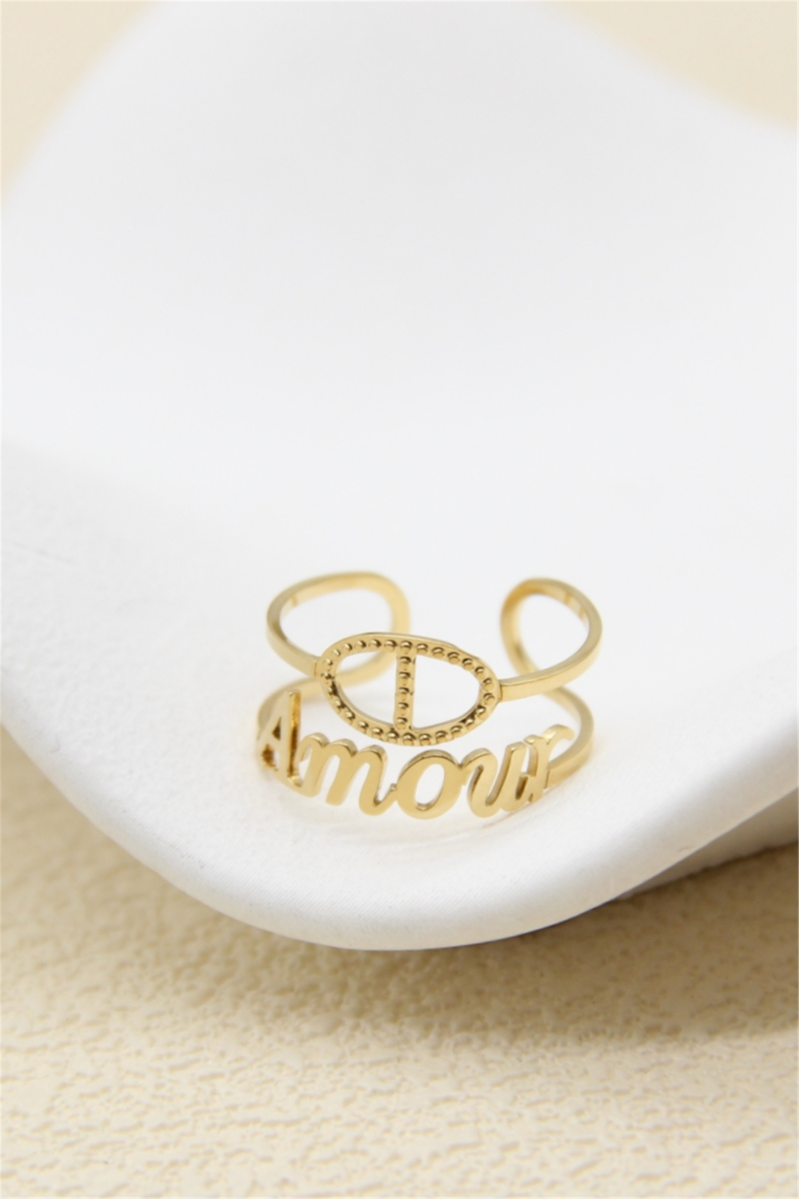 Grossiste Bellissima - Bague message “Amour” – Acier inoxydable doré