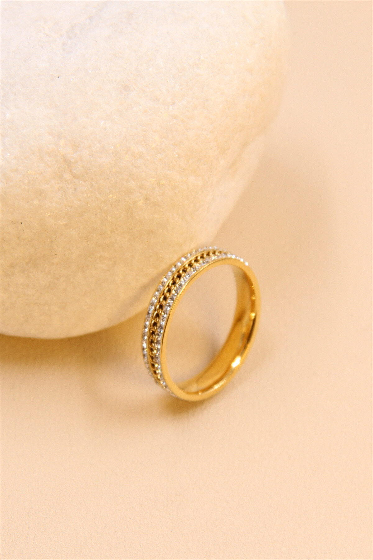 Grossista Bellissima - Anello in acciaio inossidabile decorato con strass - eleganza e luminosità